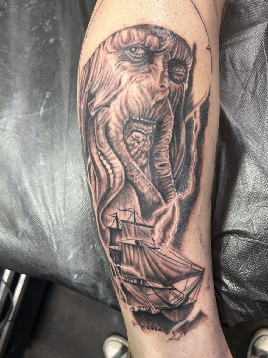 Black and grey screaming bust statue realism tattoo — Work of Art Tattoo Las Vegas